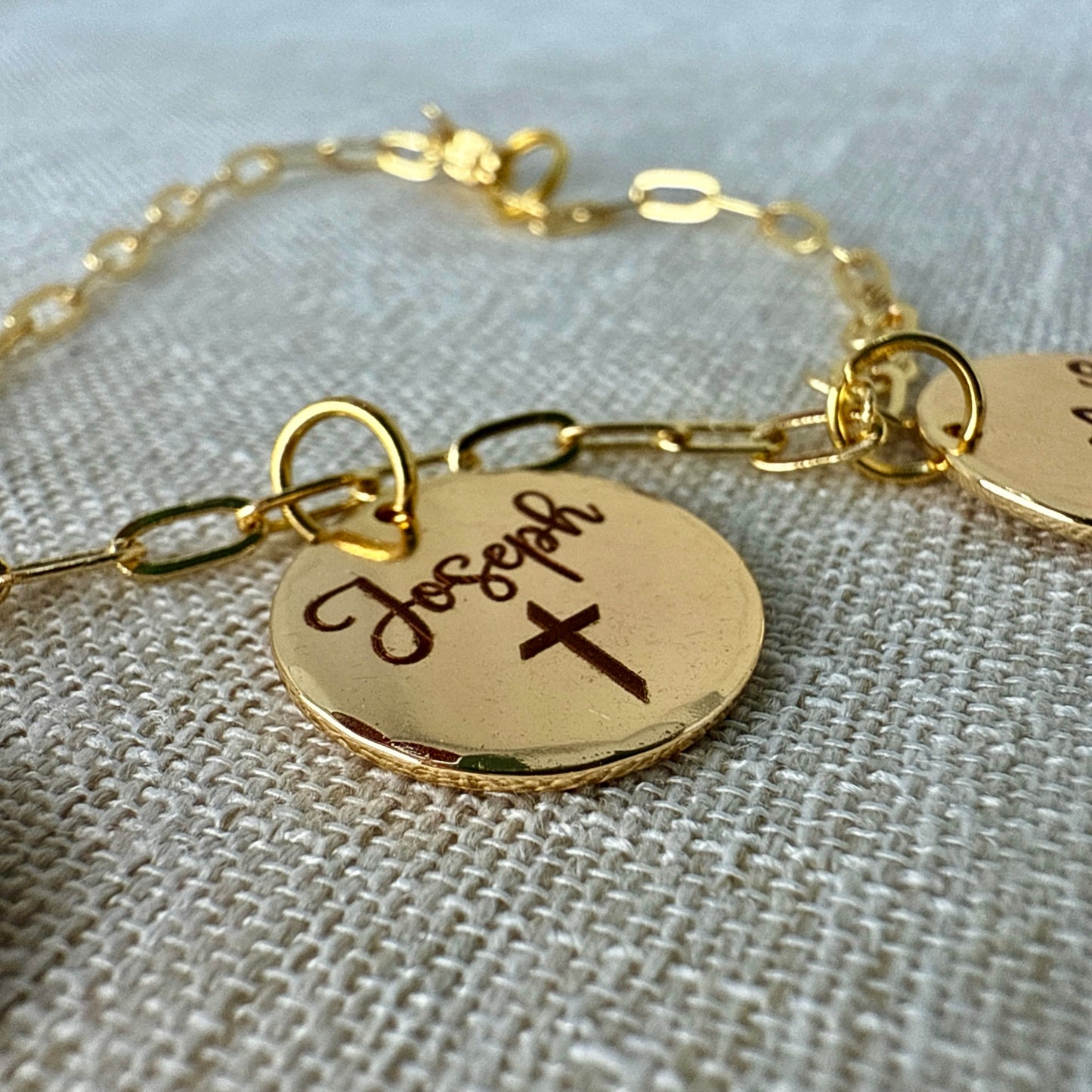 Personalized Charm Bracelet with Names and Dates – Meaningful Keepsake Gift