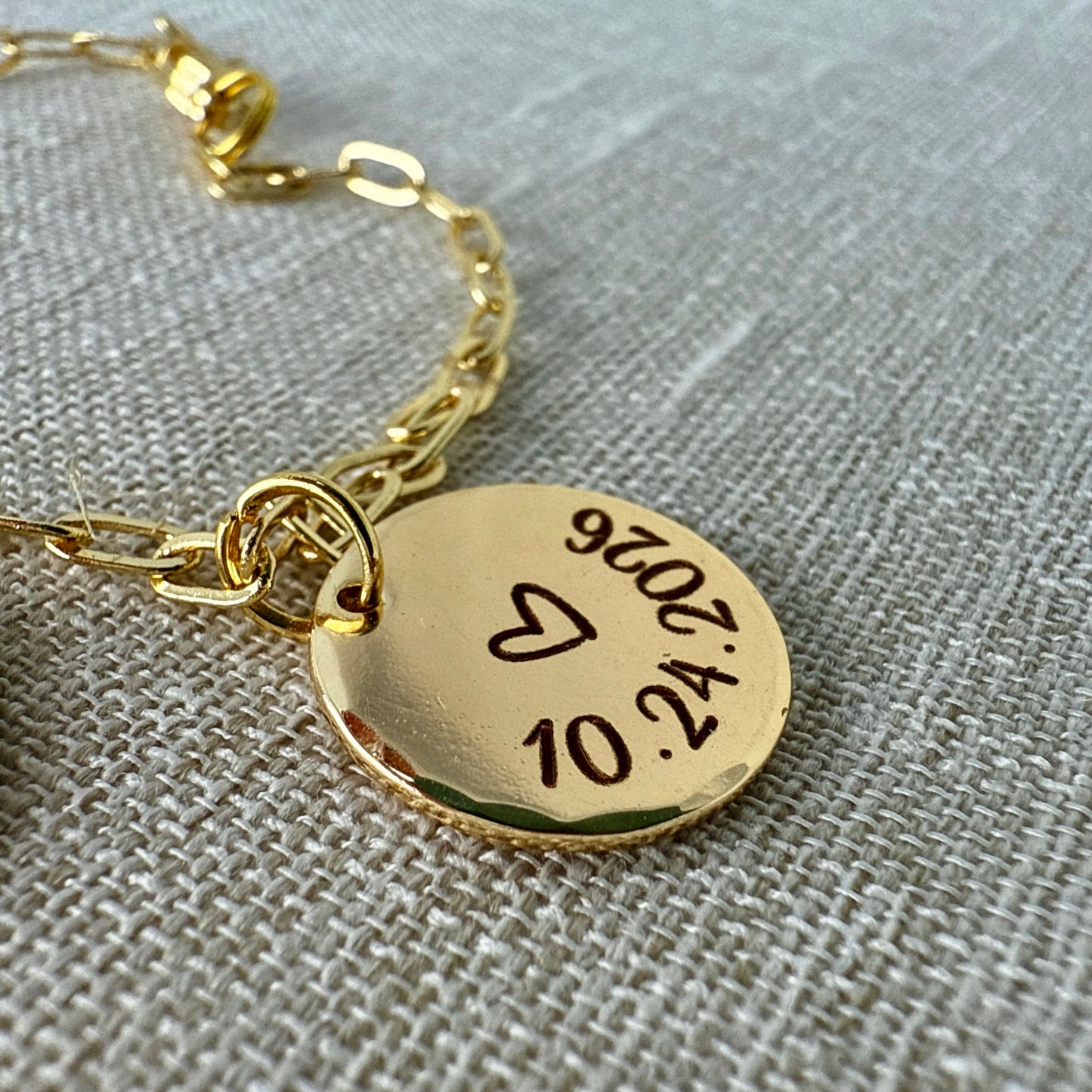 Personalized Charm Bracelet with Names and Dates – Meaningful Keepsake Gift