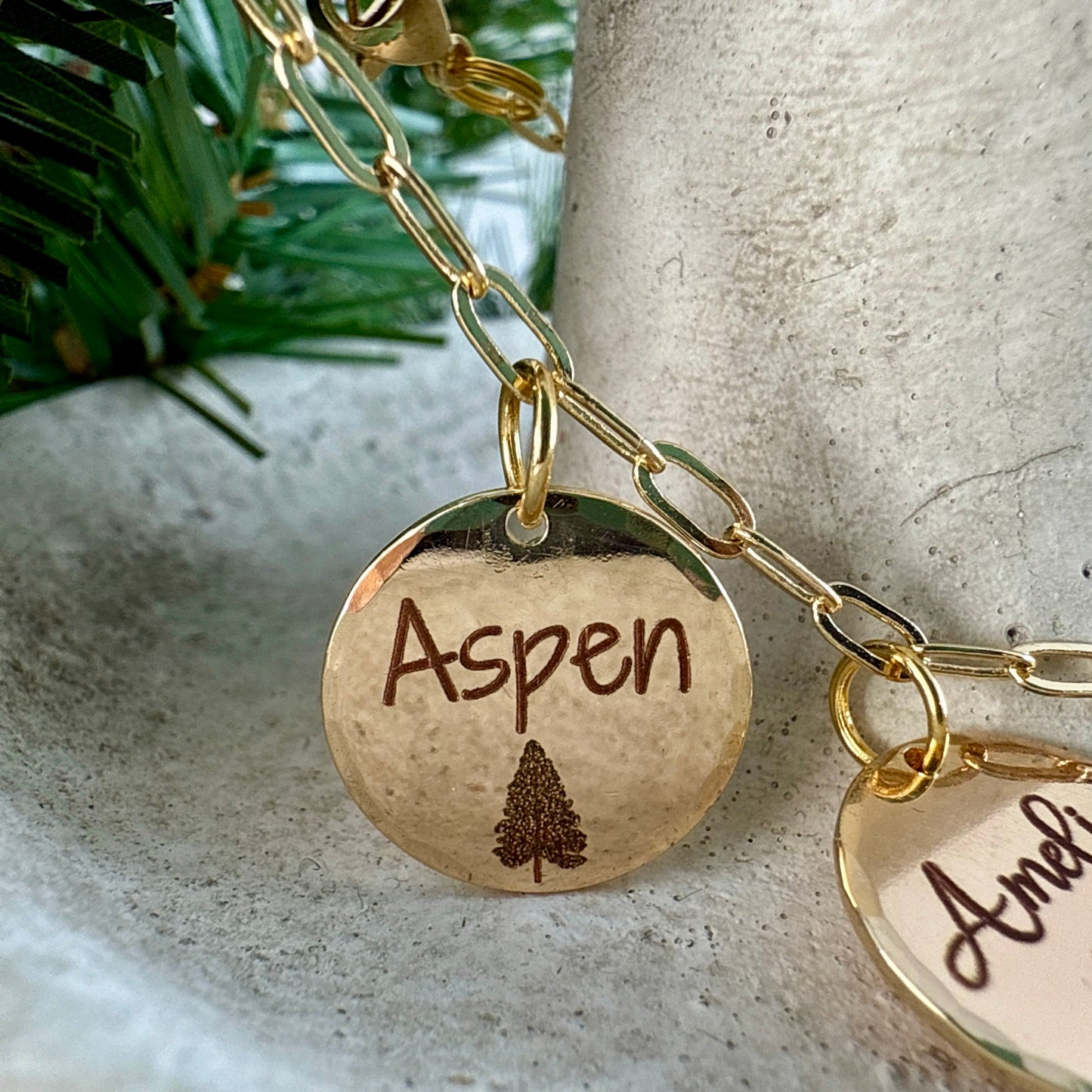 Personalized Charm Bracelet with Names and Dates – Meaningful Keepsake Gift